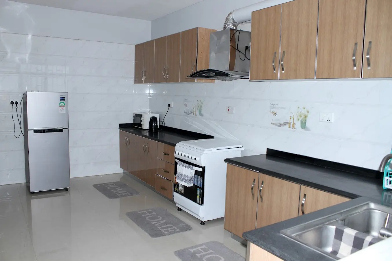 2 bedroomed penthouse plus SQ to let in Lavington
